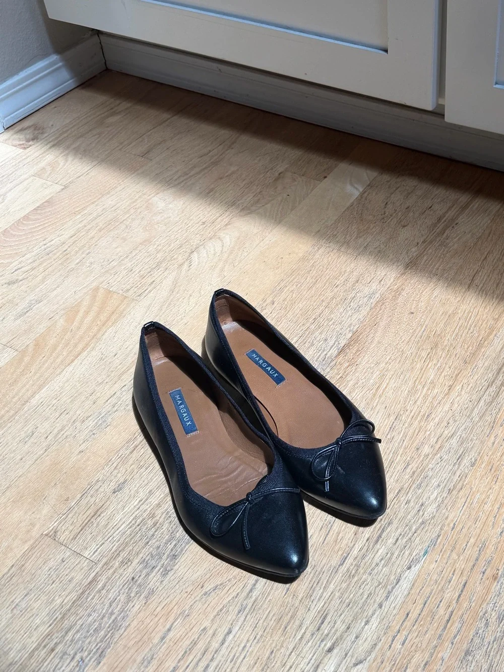 Margaux sleek pointed